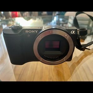 Sony A5100 Mirrorless Digital Camera 24.3mp (no lens)